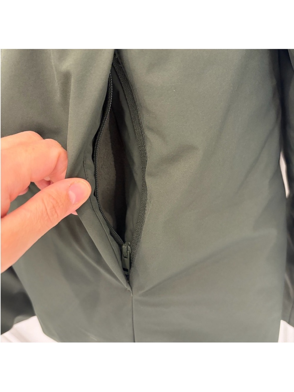 Uniqlo Olive Green Hooded Puffer Jacket - Picture 4 of 12